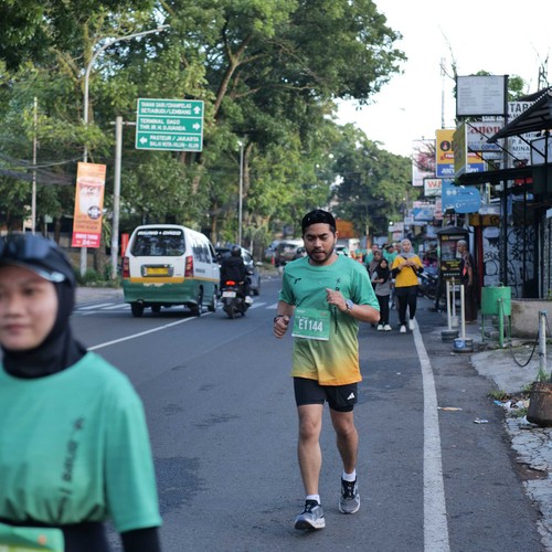Race photo from BAUR RUN 2025