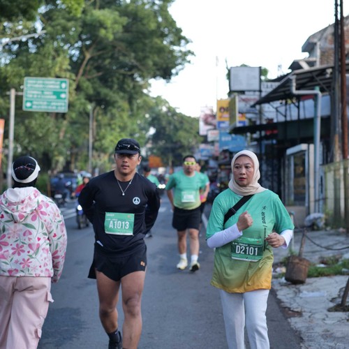 Race photo from BAUR RUN 2025