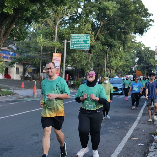 Race photo from BAUR RUN 2025