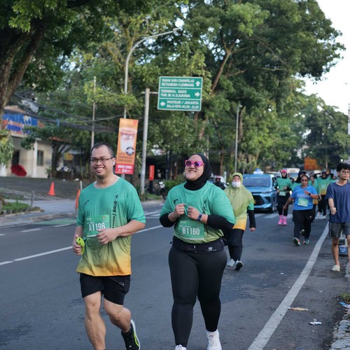Race photo from BAUR RUN 2025