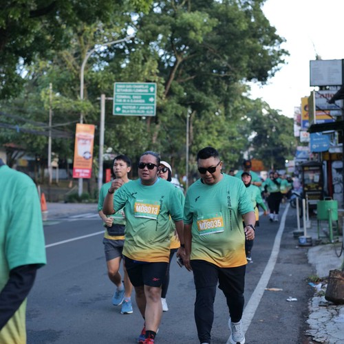 Race photo from BAUR RUN 2025