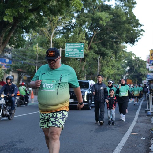Race photo from BAUR RUN 2025