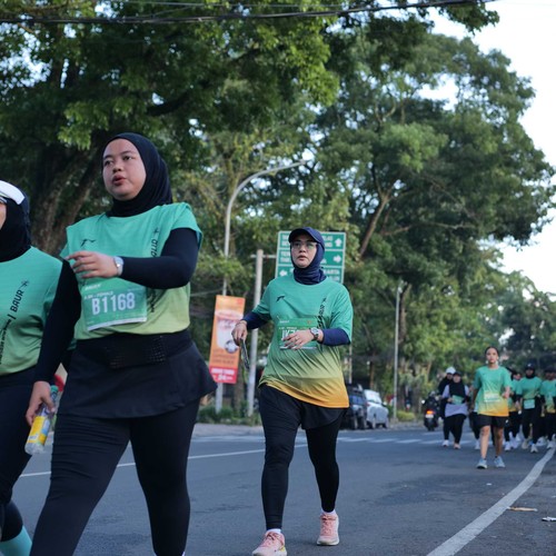 Race photo from BAUR RUN 2025