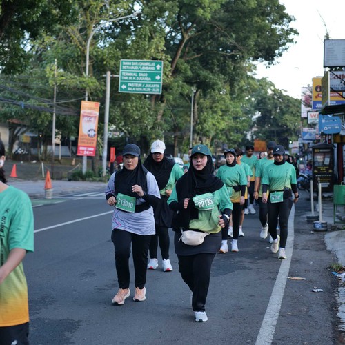 Race photo from BAUR RUN 2025