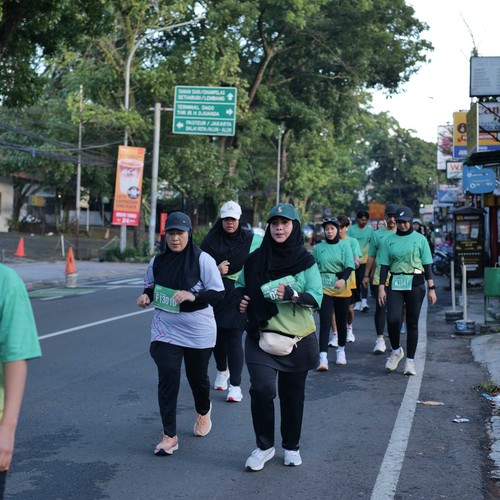 Race photo from BAUR RUN 2025