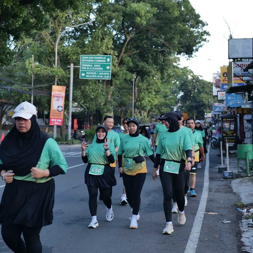 Race photo from BAUR RUN 2025