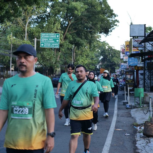Race photo from BAUR RUN 2025