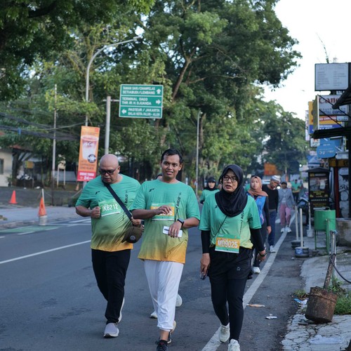 Race photo from BAUR RUN 2025
