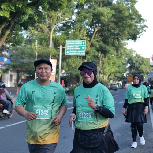 Race photo from BAUR RUN 2025