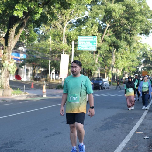 Race photo from BAUR RUN 2025