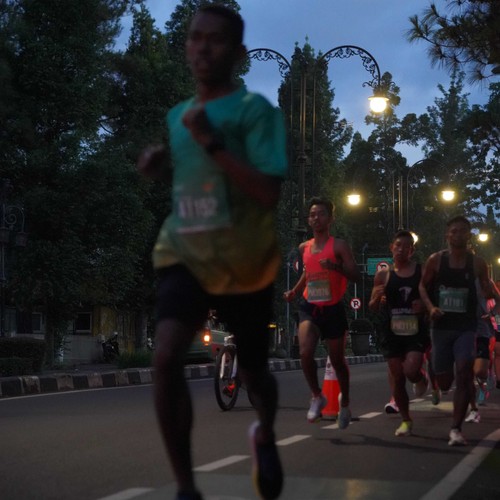 Race photo from BAUR RUN 2025