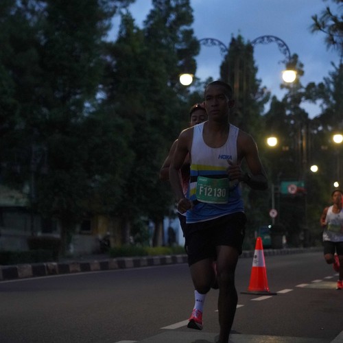 Race photo from BAUR RUN 2025