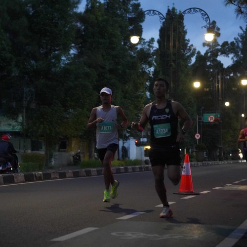 Race photo from BAUR RUN 2025