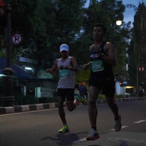 Race photo from BAUR RUN 2025