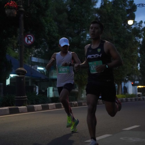 Race photo from BAUR RUN 2025