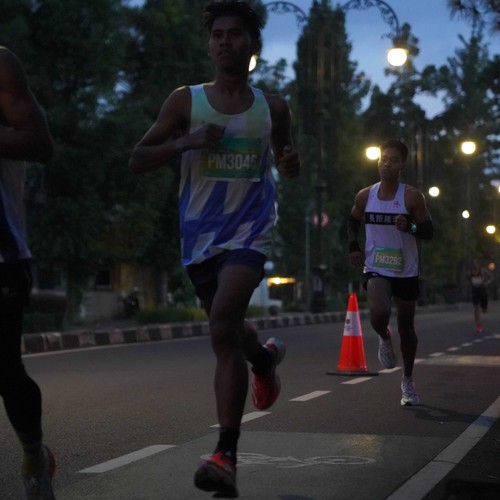 Race photo from BAUR RUN 2025