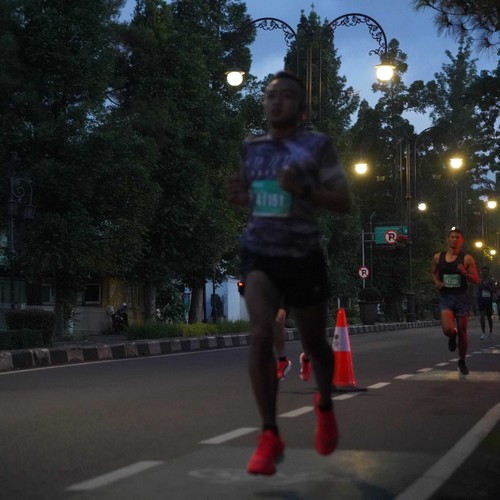 Race photo from BAUR RUN 2025