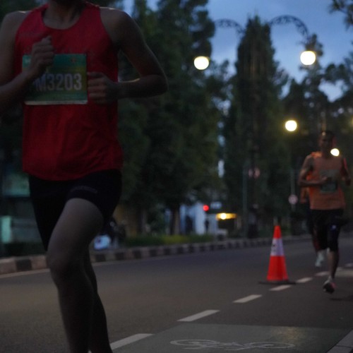 Race photo from BAUR RUN 2025