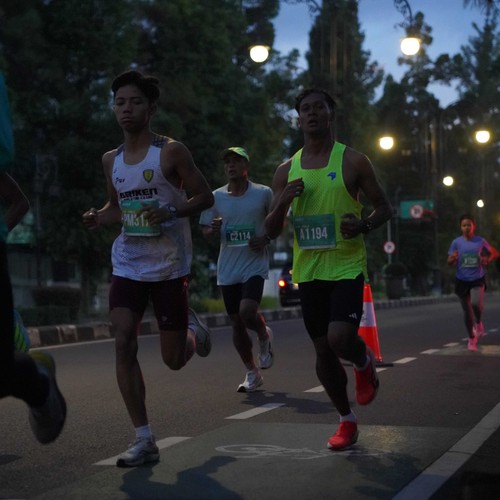 Race photo from BAUR RUN 2025