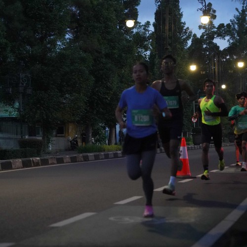 Race photo from BAUR RUN 2025