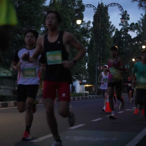 Race photo from BAUR RUN 2025