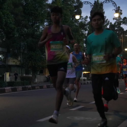 Race photo from BAUR RUN 2025