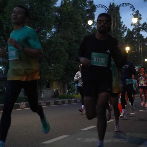 Race photo from BAUR RUN 2025