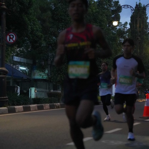 Race photo from BAUR RUN 2025