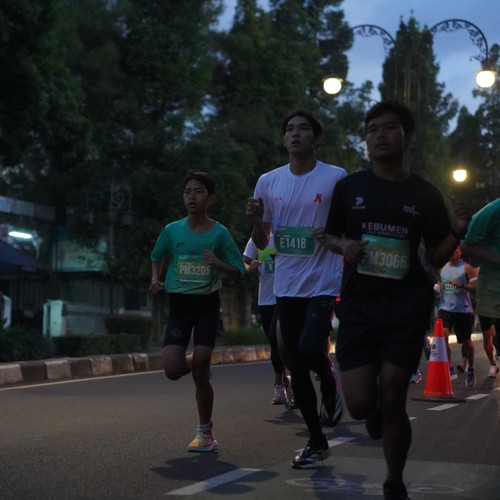 Race photo from BAUR RUN 2025