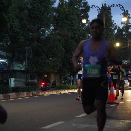 Race photo from BAUR RUN 2025