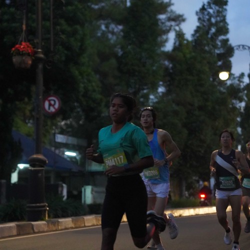 Race photo from BAUR RUN 2025