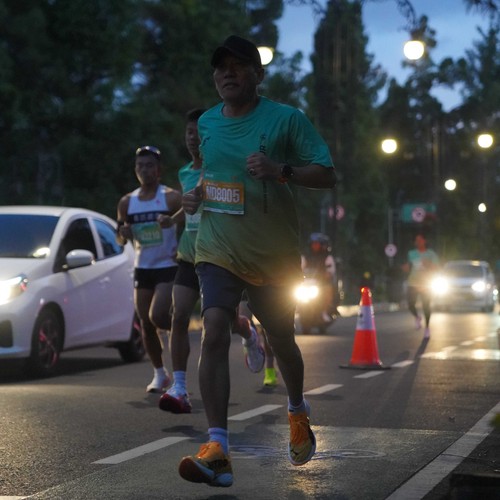Race photo from BAUR RUN 2025