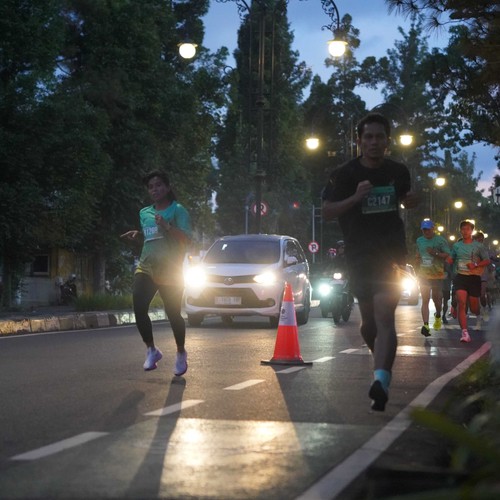 Race photo from BAUR RUN 2025