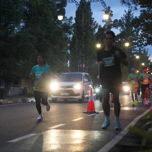 Race photo from BAUR RUN 2025
