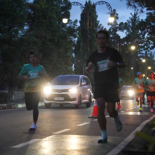 Race photo from BAUR RUN 2025