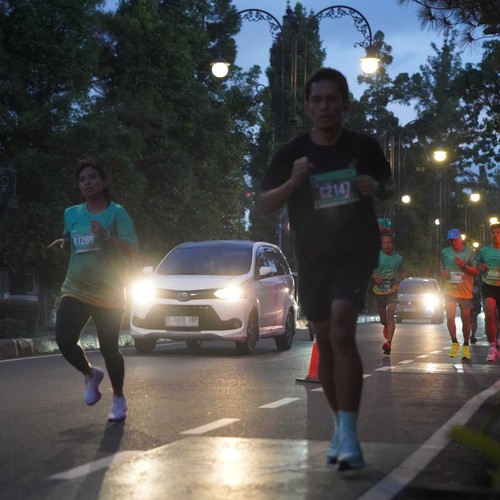 Race photo from BAUR RUN 2025