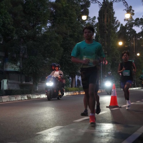 Race photo from BAUR RUN 2025