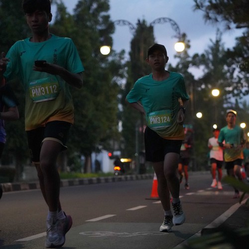Race photo from BAUR RUN 2025