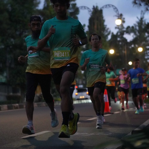 Race photo from BAUR RUN 2025