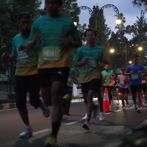 Race photo from BAUR RUN 2025