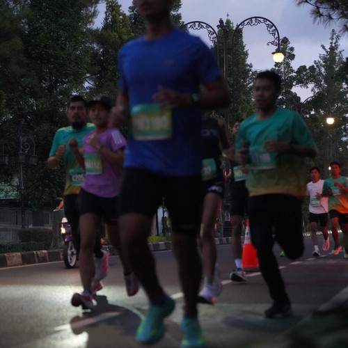 Race photo from BAUR RUN 2025