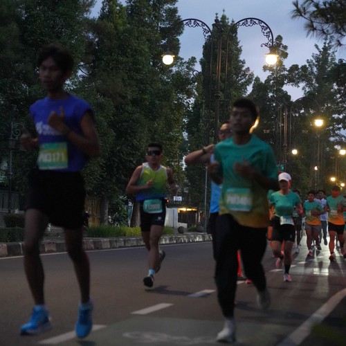 Race photo from BAUR RUN 2025