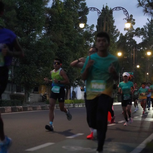 Race photo from BAUR RUN 2025