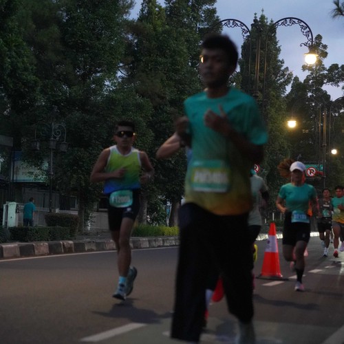 Race photo from BAUR RUN 2025