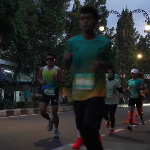 Race photo from BAUR RUN 2025