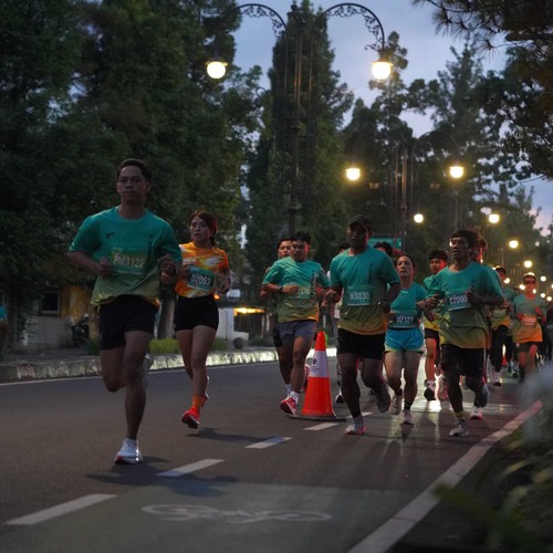 Race photo from BAUR RUN 2025