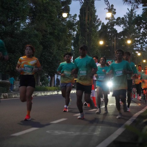 Race photo from BAUR RUN 2025