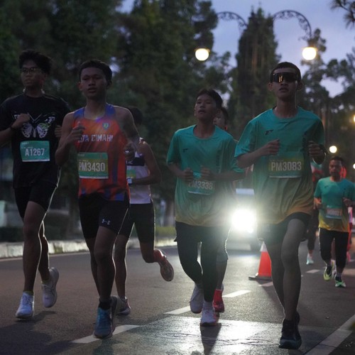 Race photo from BAUR RUN 2025