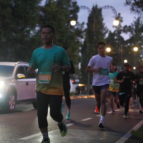 Race photo from BAUR RUN 2025
