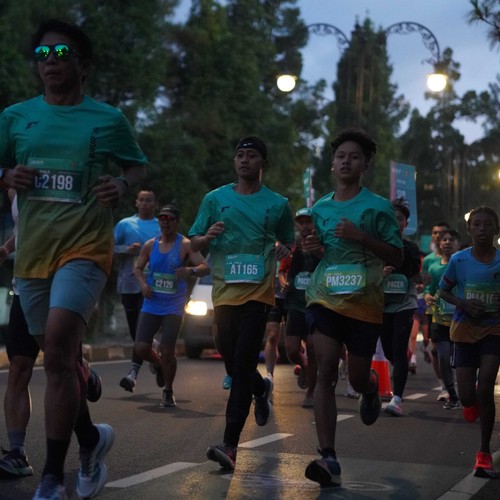 Race photo from BAUR RUN 2025
